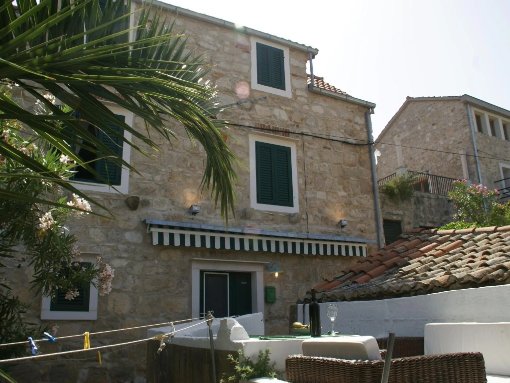 Rustic Apartment in Vis with sea-view