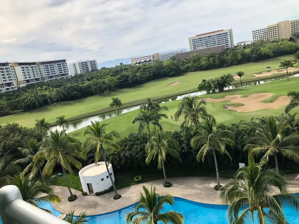 Condo Bal  By Trvl2Hm