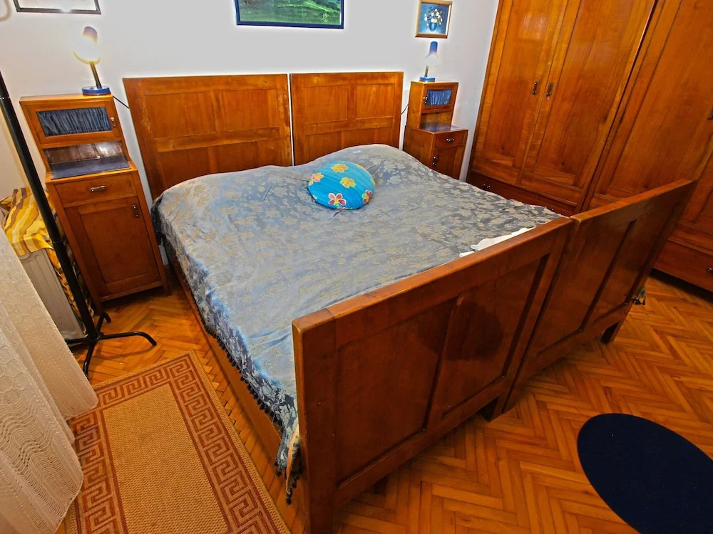 Apartment 461