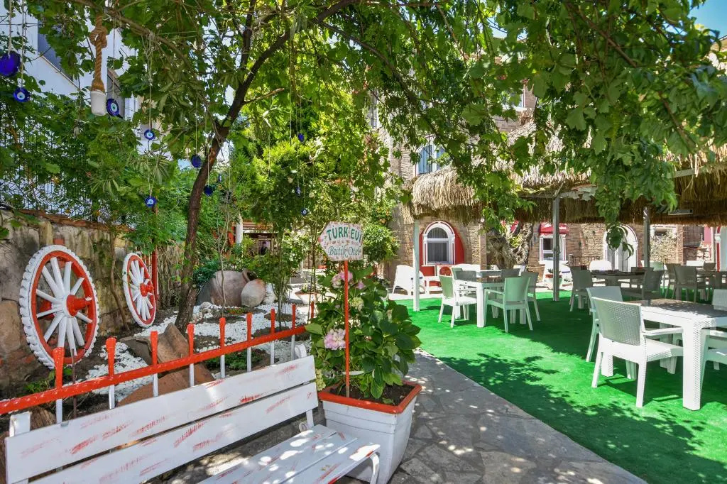 Turkevi Otel Sarimsakli