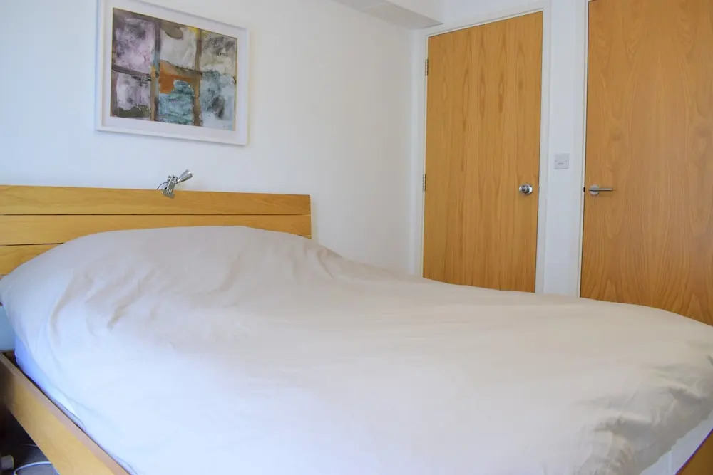 1 Bedroom Flat With Balcony In Camden Town