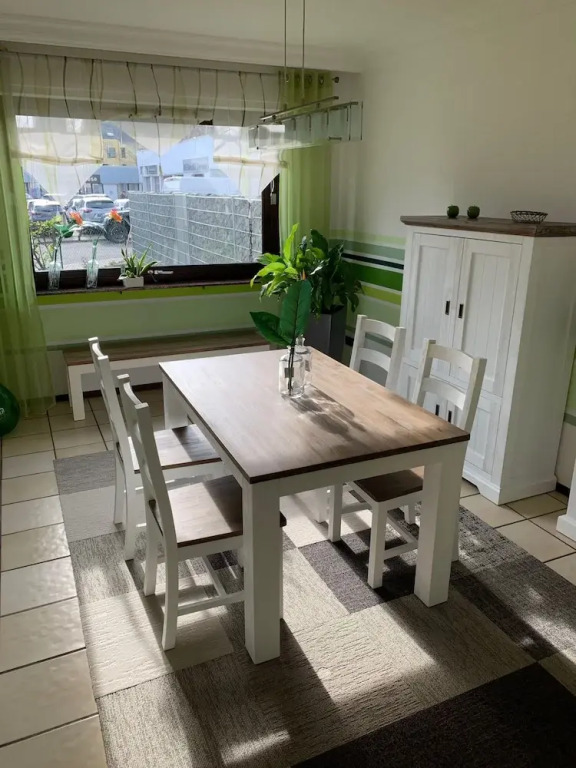 BESOTEL Erkrath - 20 Wohnungen 2 Standorte 35 Schlafzimmer 29 Badezimmer 52 Betten für 73 Gäste