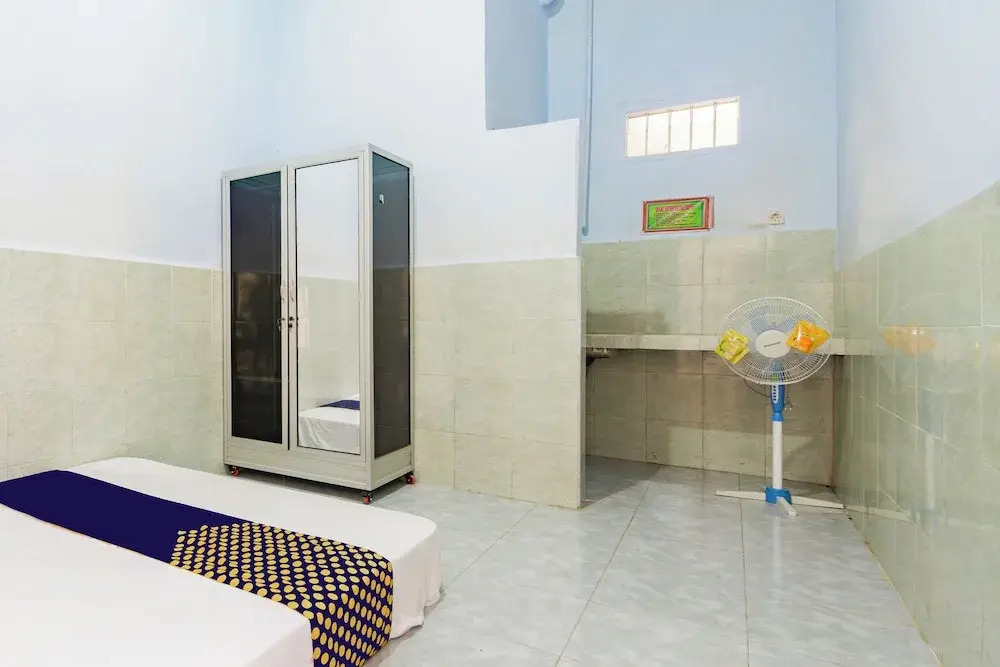 SPOT ON 93965 Ibrahim Guest House Syariah