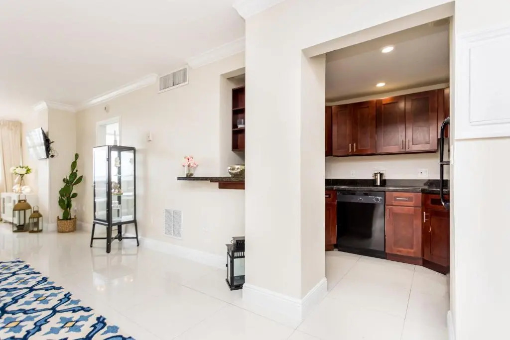 Ocean Beach Condo 3BR On the Sand 505