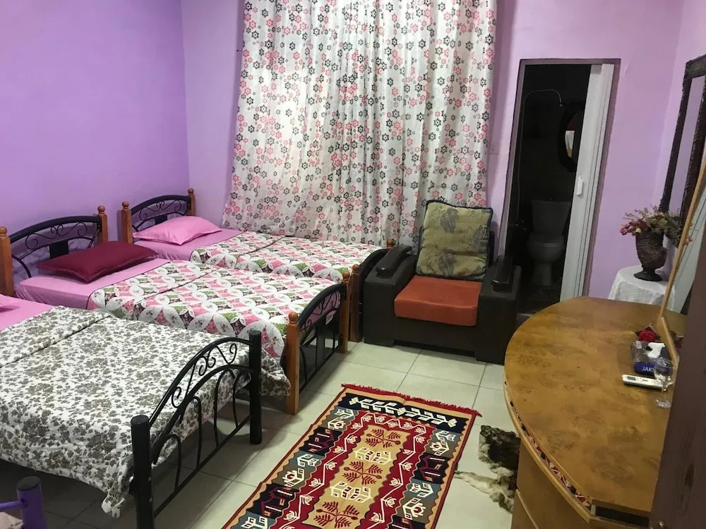 Al-Amer Aqaba Beach Hostel