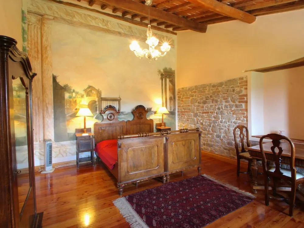 Villa in San Venanzo with Pool and Sauna