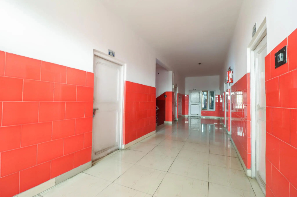 OYO 71240 Hotel Neevia