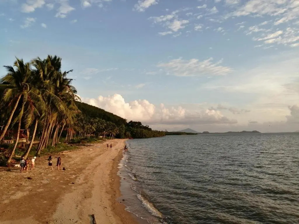 Jansom Beach Resort