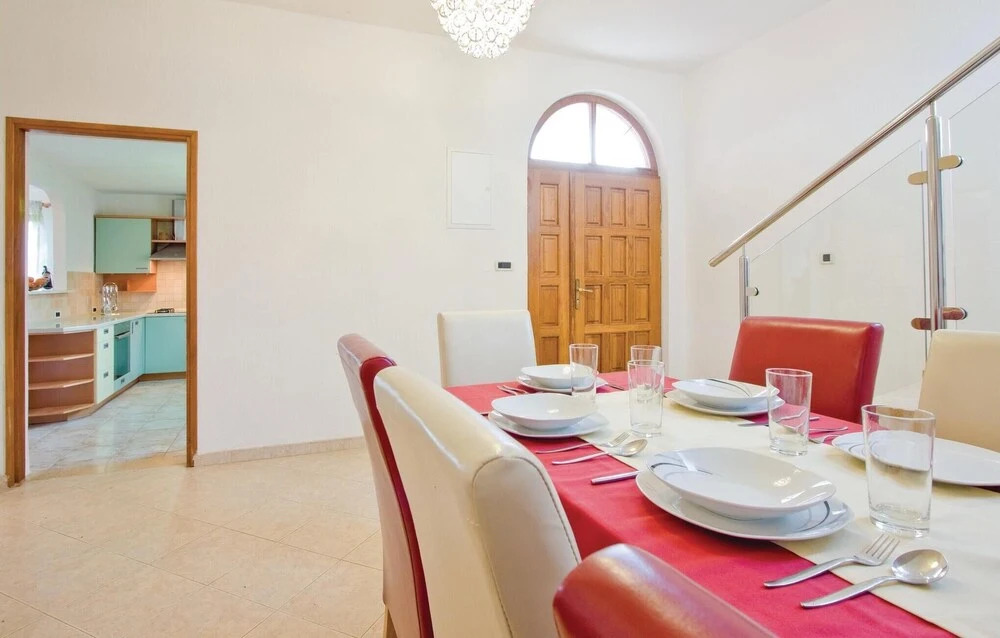 Pet Friendly Home In Veprinac