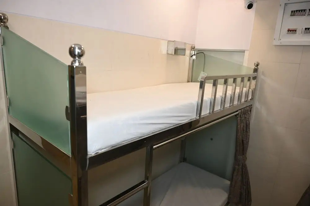 Sagar Dormitory Andheri - Nearest to Andheri Railway Station West