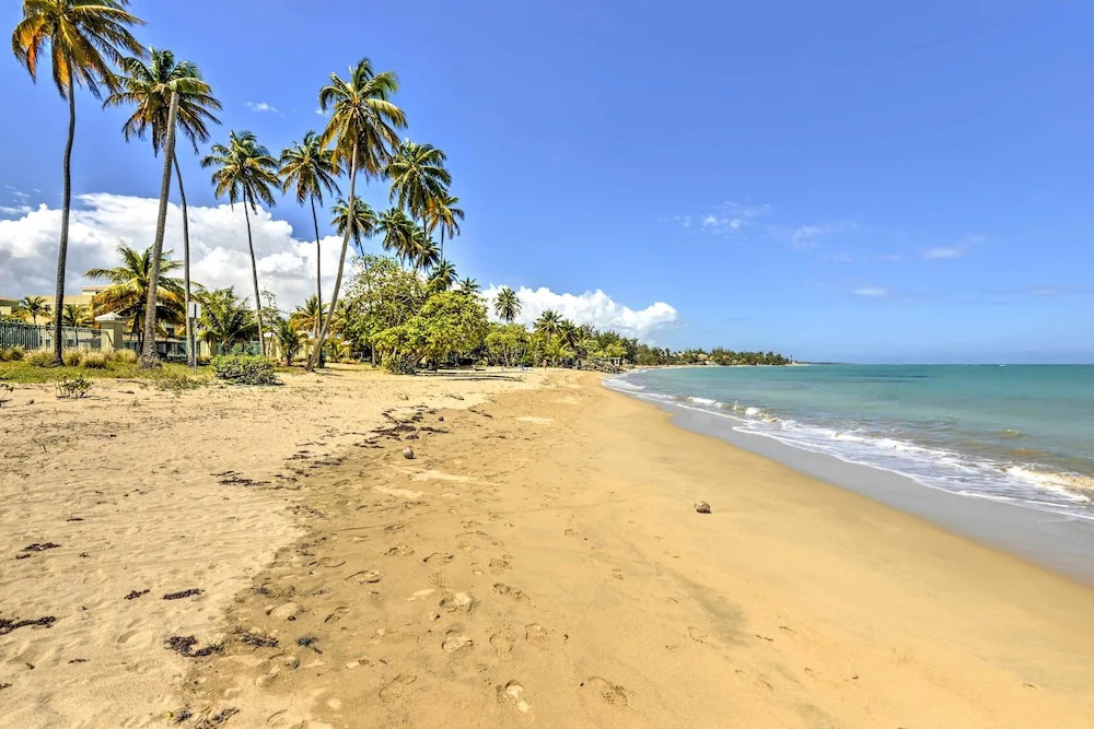 Steps to Beach: Loiza Getaway w/ Rooftop Patio!