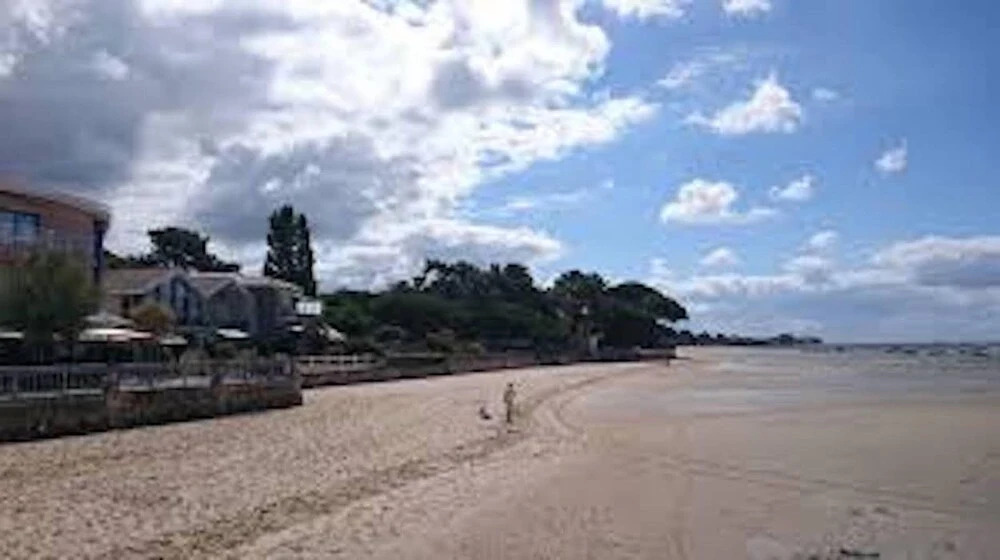 Bungalow With 3 Bedrooms in Andernos-les-bains, With Pool Access and F