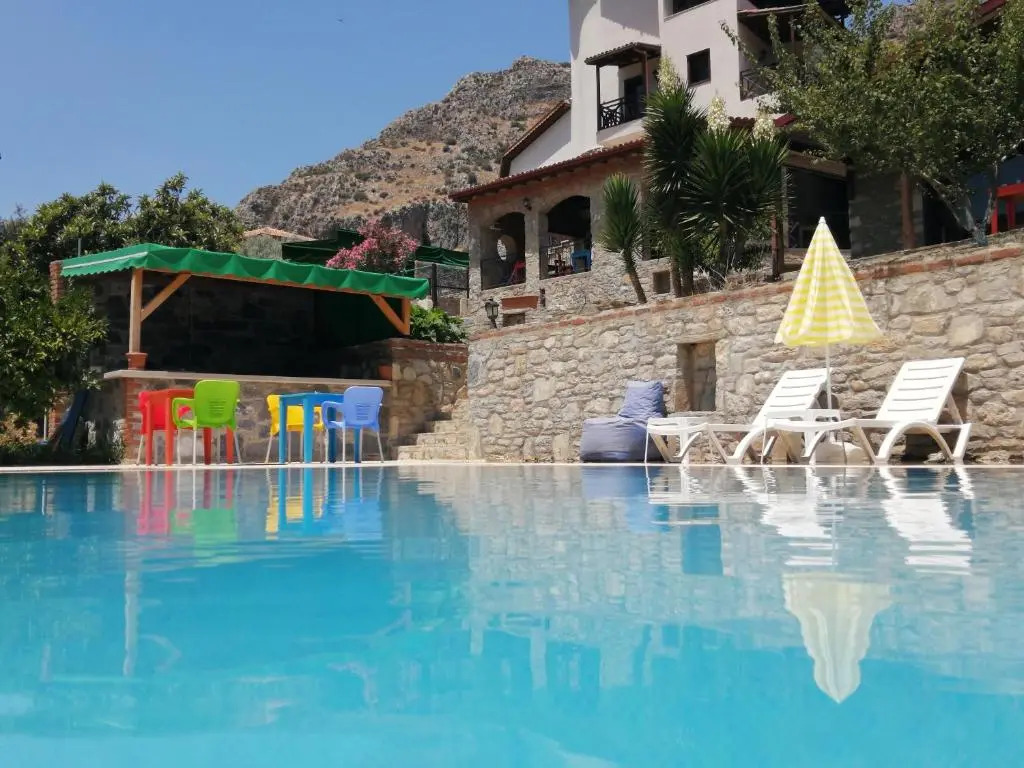 Pir Efes Konakları