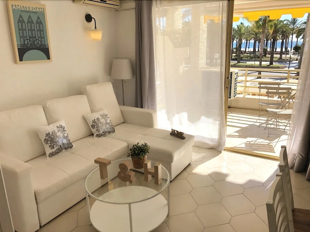 T&H Novelty 115 Family Apartment Salou