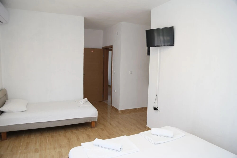 Captivating 1-bed Apartment in Ulcinj
