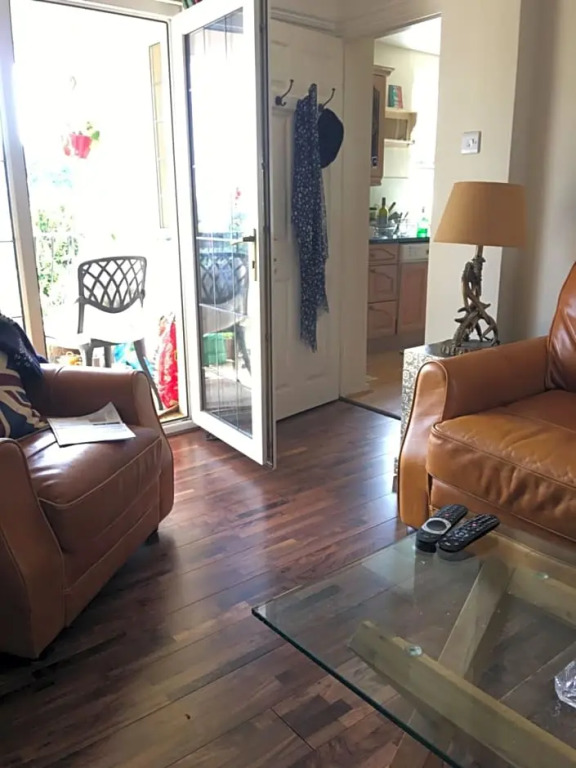Wynberg House Swansea Bed  Breakfast