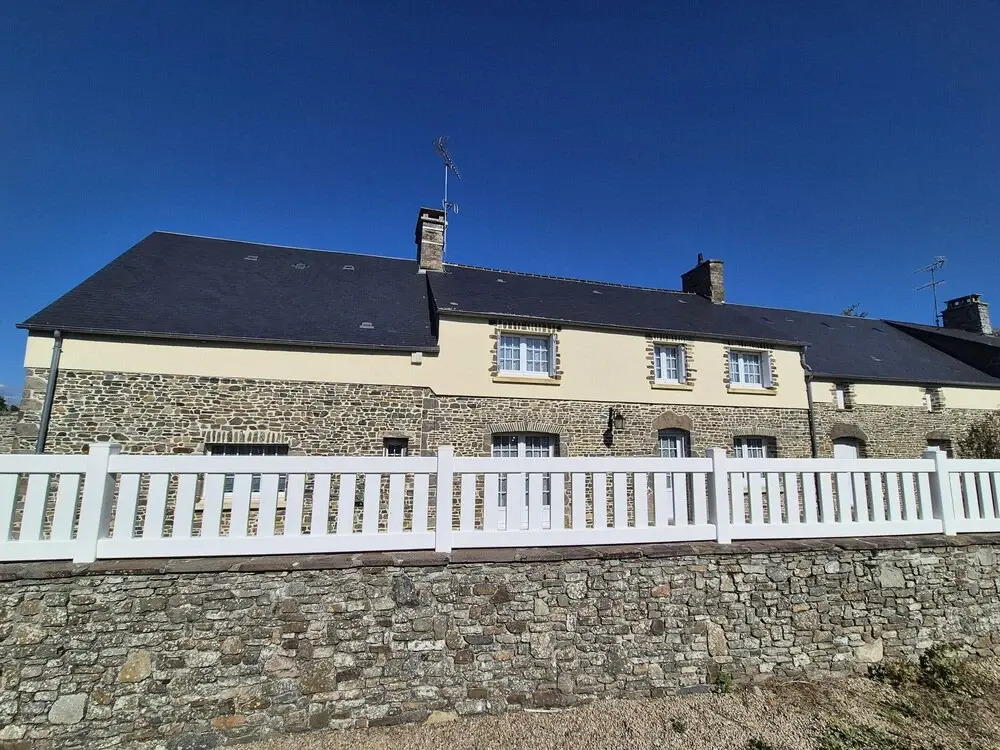 Spacious Family Home Near the Sea