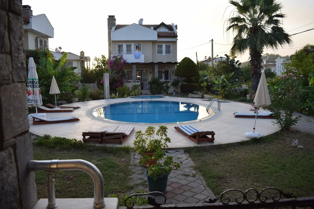 Yanar Villas