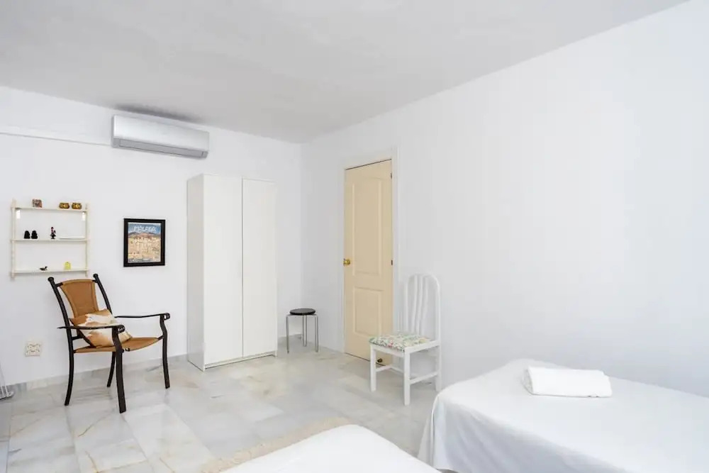 Apartment - 2 Bedrooms with Pool and WiFi - 107805