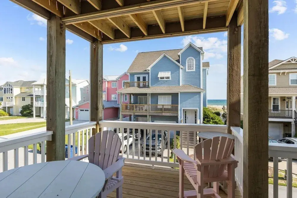Linger Longer 3 Bedroom Home by RedAwning