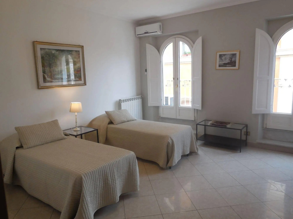 Italy Rents Spanish Steps