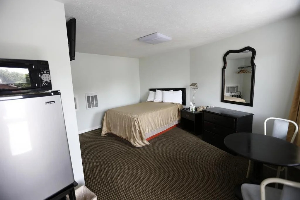 Plaza Motel