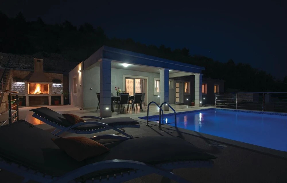 Beautiful Home in Vela Luka With Wifi and 3 Bedrooms