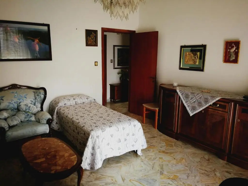 Papa Giovanni Xxiii Apartment
