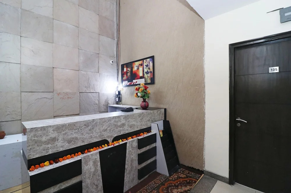 OYO 24624 Kaycee Residency