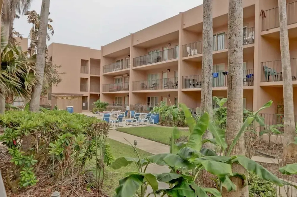Beachview 110 2 Bedroom Condo by RedAwning