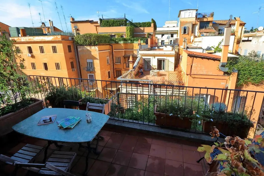 Trevi Comfortable Terrace Apartment