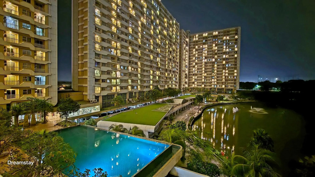 3BR Trivium Cikarang free Netflix Disney & PrimeVideo with pool & lake view
