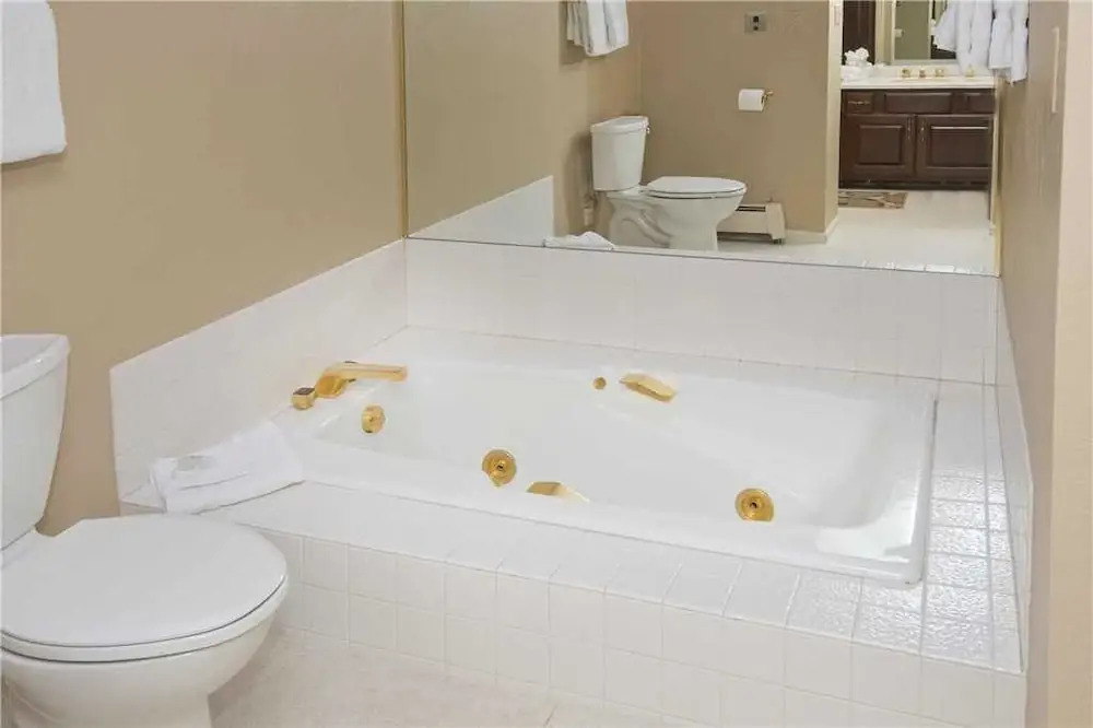 Sunburst Residence 5 Bedrooms 3.5 Bathrooms Home
