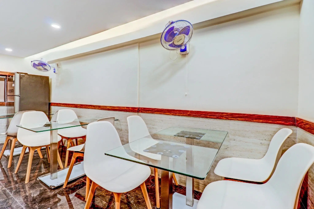 Capital O 79228 Hotel Peninsula Suites