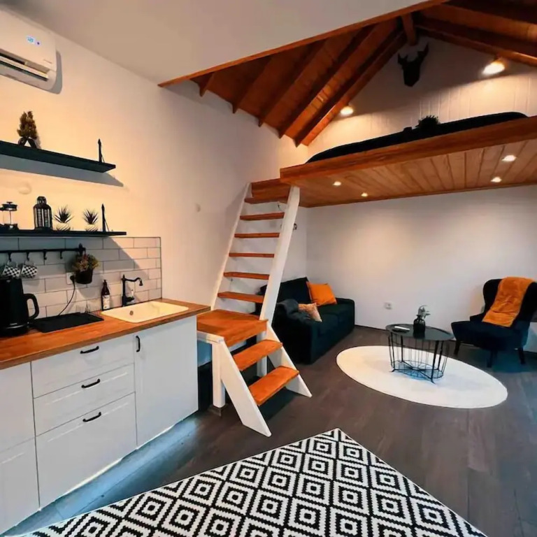 Pentalow Cabin