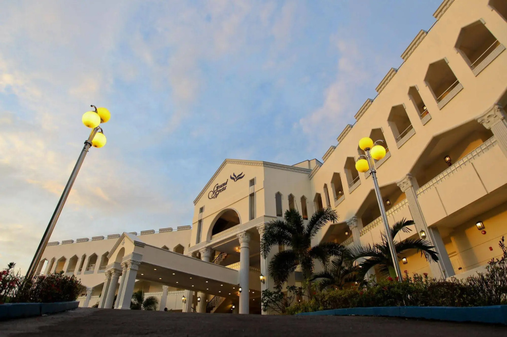 Grand Vista Resort & Spa
