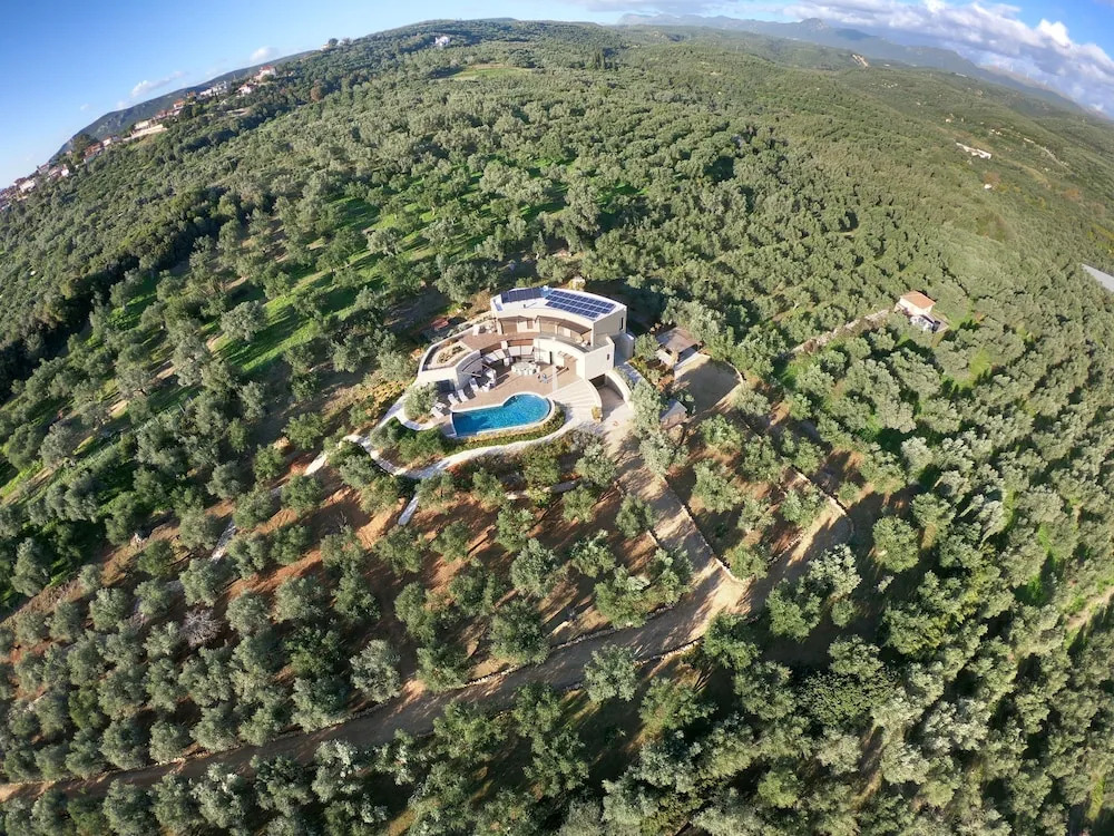 The Olive Retreat Villa pool treehouse sleeps 10