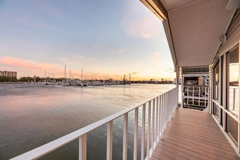 Large House on Lake Pontchartrain w Pool