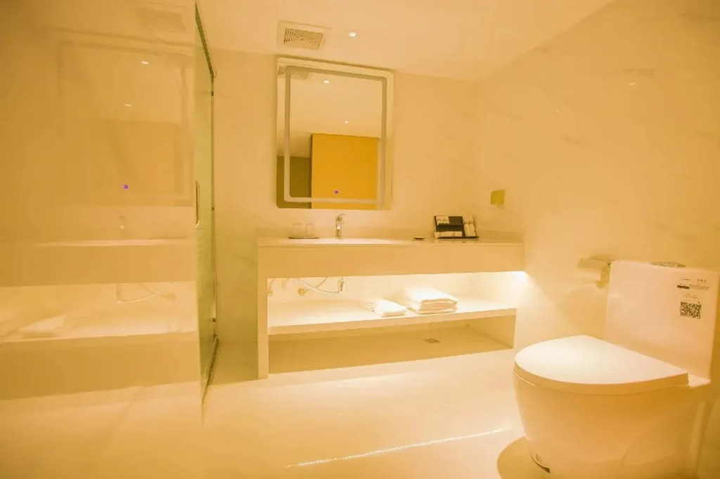 Borrman International Hotel Guangzhou Meihuayuan Subway Station Branch-Free one-way shuttle bus to the exhibition venue during the Canton Fair - Paid airport pickup service available
