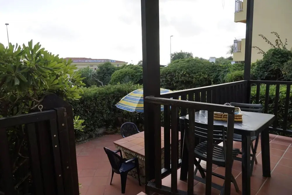 Beachfront Three Room Apartment With Garden Ostrica