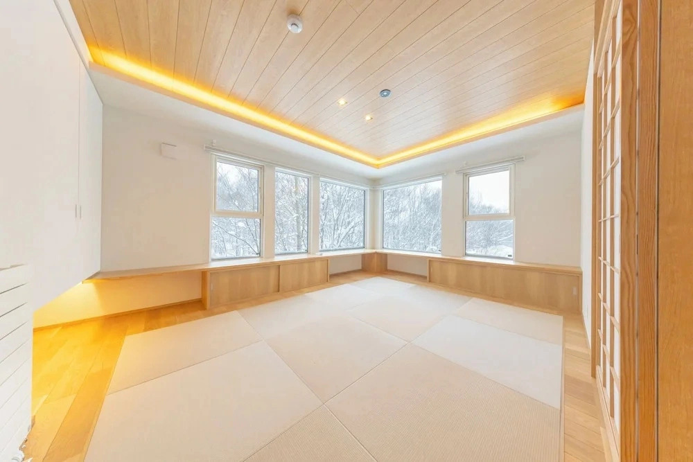 Rose - Rusutsu Chalets