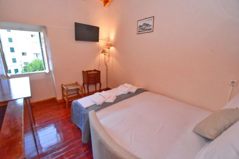 Kampielo Homes - Budget room prv bathroom