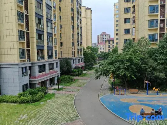 Yunya Creative Suite Homestay (Chengdu Panda Base Store