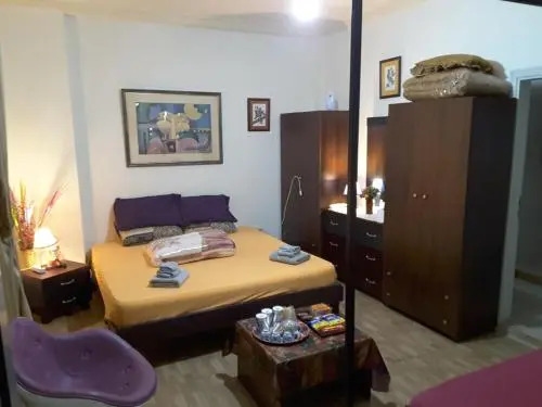 Garden Master Bedroom-Suites