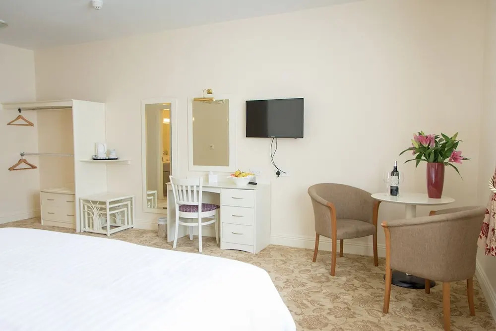 Bay View Hotel