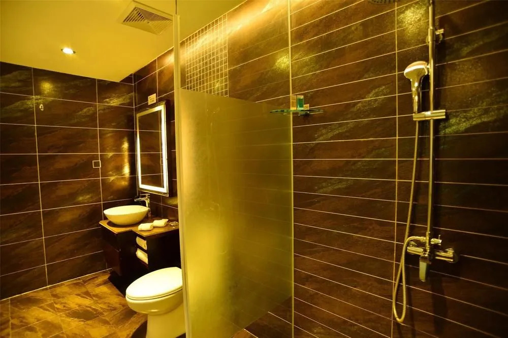 Phoenix Lake Impression Emei Hotel