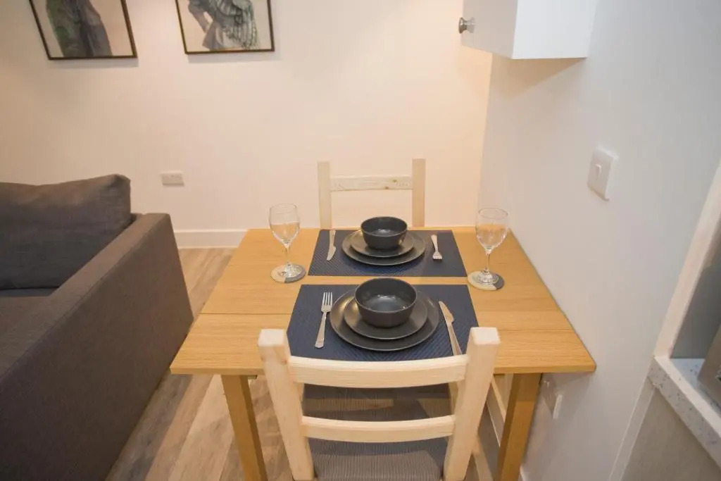 14 Compass Point