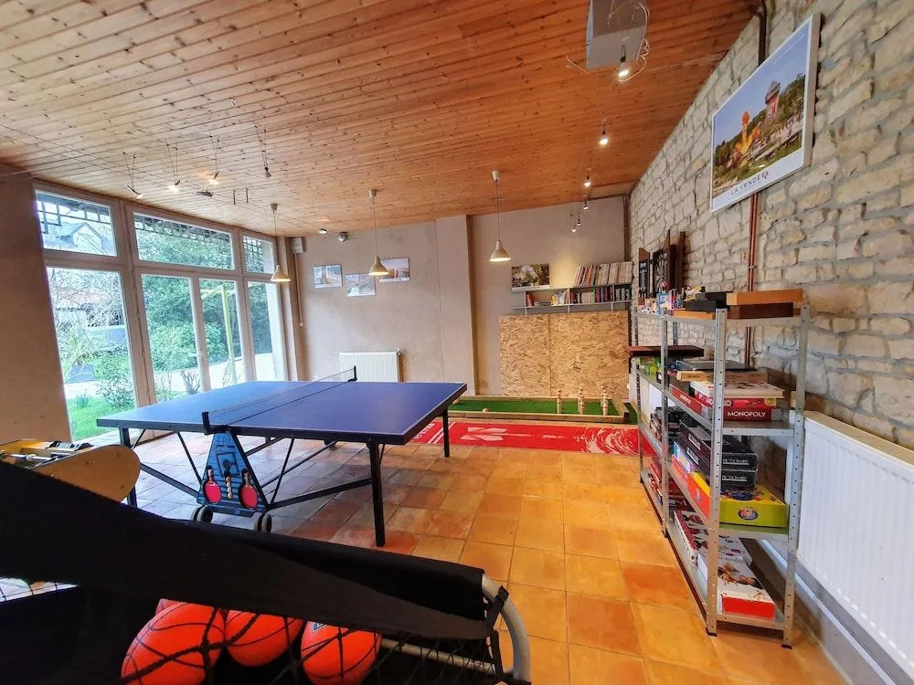 La Villa des Roses Gîte Chambres dhôtes Piscine chauffée