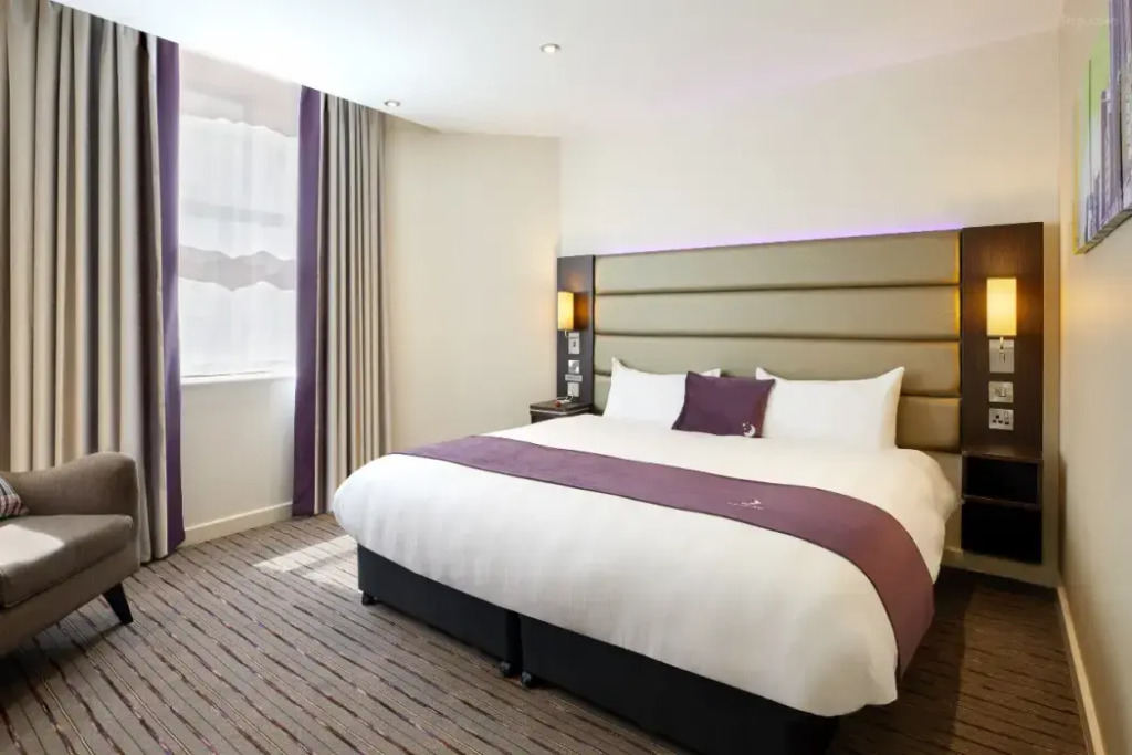 Premier Inn Manchester - Heaton Park