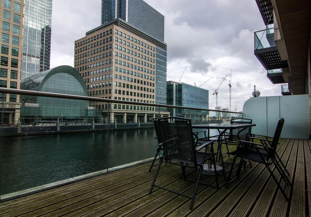 Canary Wharf - Corporate River View Apartments